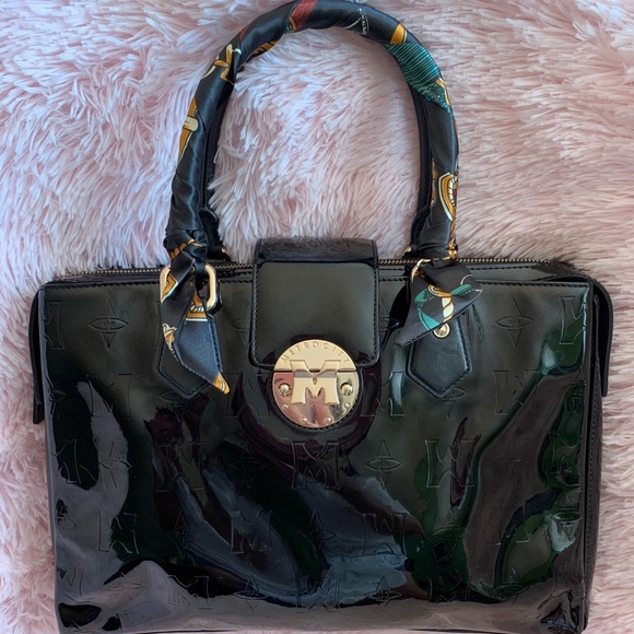 Authentic Metro City Handbag - Picture 1 of 8